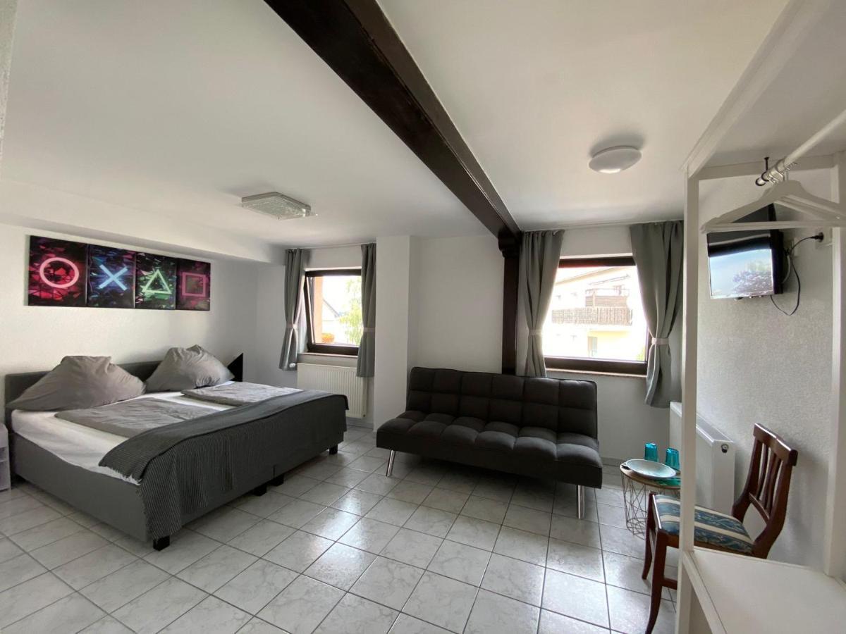 Mikroapartments Klarenthal Saarbrücken Buitenkant foto