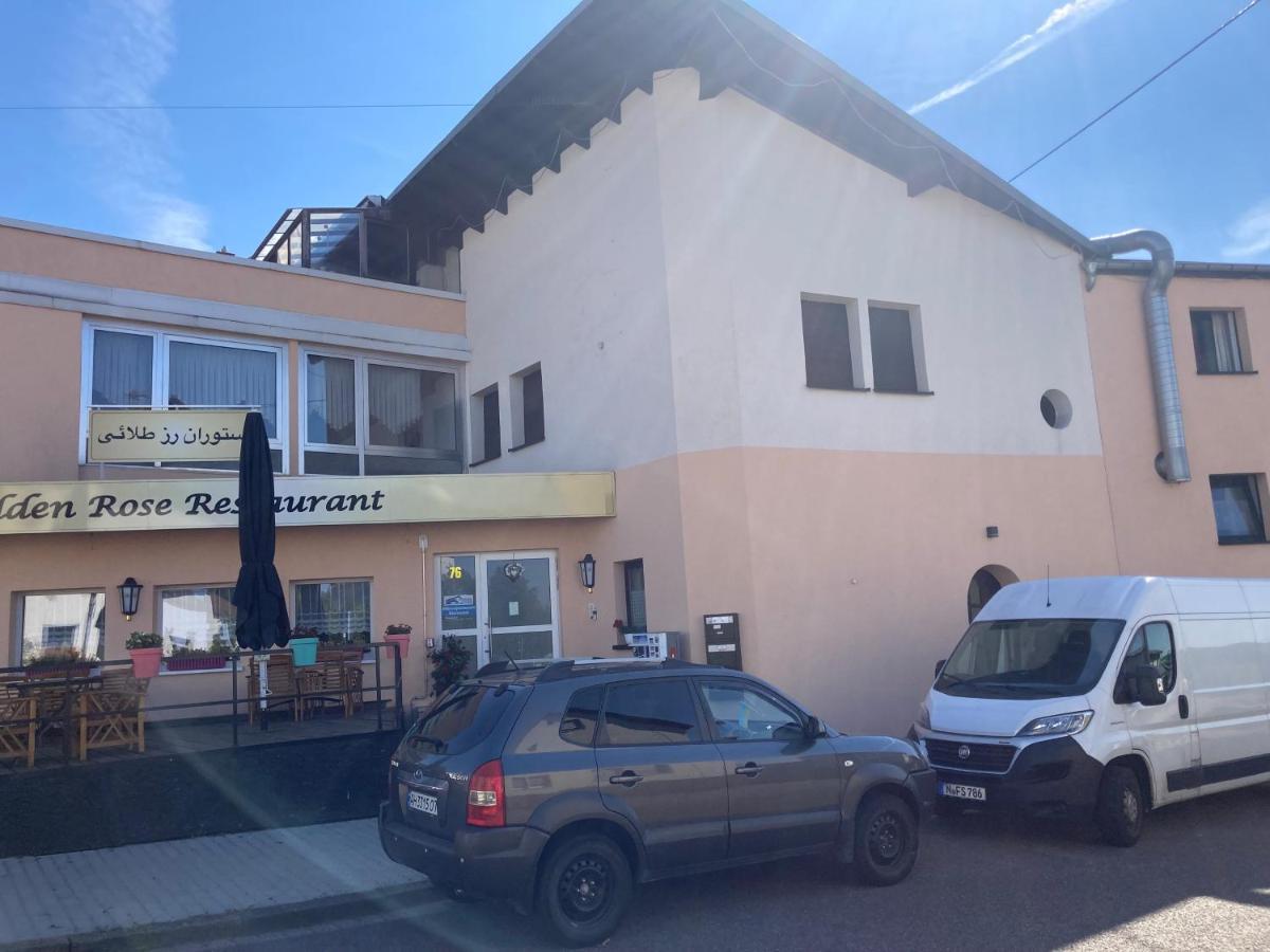 Mikroapartments Klarenthal Saarbrücken Buitenkant foto