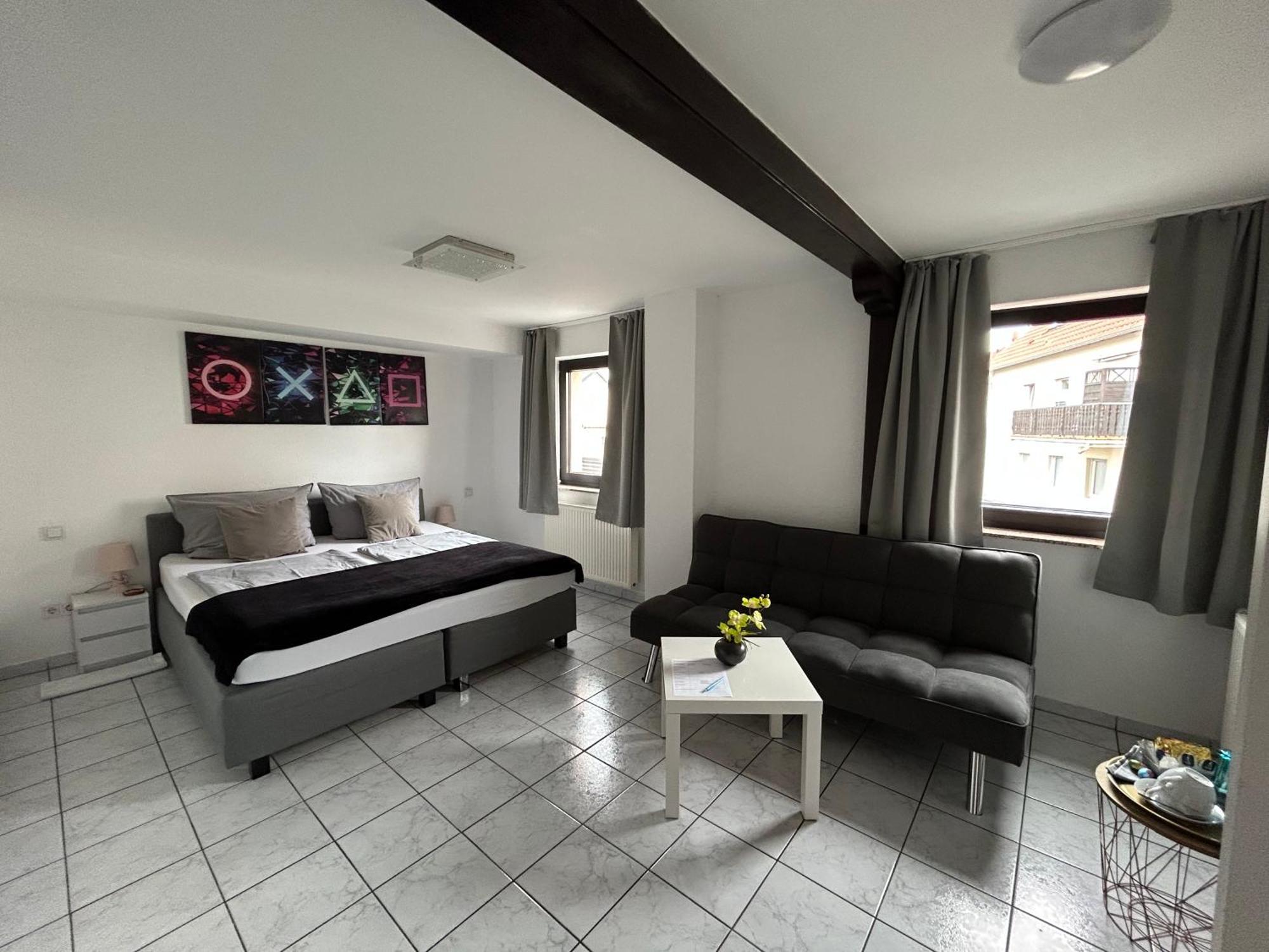 Mikroapartments Klarenthal Saarbrücken Buitenkant foto